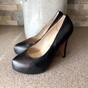 SOLD Christian Louboutin Pump Heels